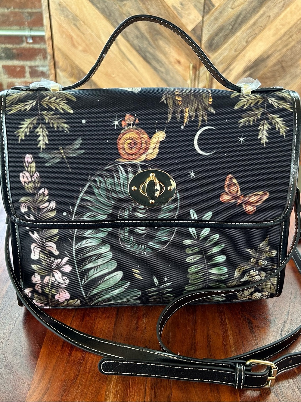 NWOT Dark Sanctuary Studio Fern Poet Crossbody Bag